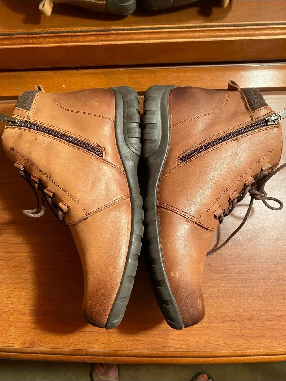 Propet Brown Leather Lace-Up Chukka Boots with Side Zip-8.5 Timeless Classic